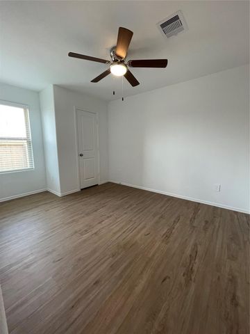 913 Gentle Moss Drive, Magnolia, TX 77354