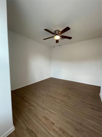 913 Gentle Moss Drive, Magnolia, TX 77354