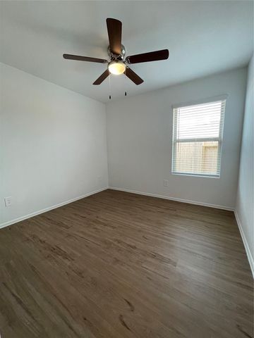 913 Gentle Moss Drive, Magnolia, TX 77354