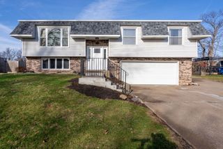 5644 Appomattox Road, Davenport, IA 52806