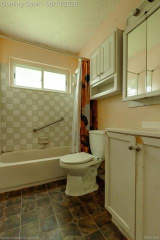 4487 Clippert Street, Dearborn Heights, MI 48125