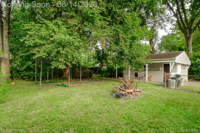 4487 Clippert Street, Dearborn Heights, MI 48125
