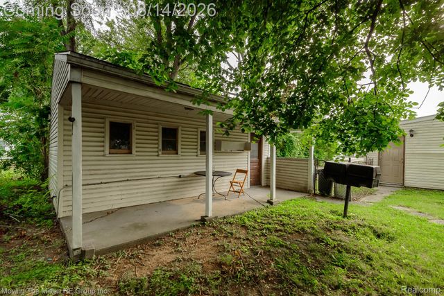 4487 Clippert Street, Dearborn Heights, MI 48125