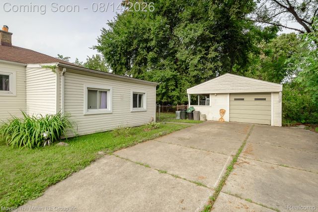 4487 Clippert Street, Dearborn Heights, MI 48125