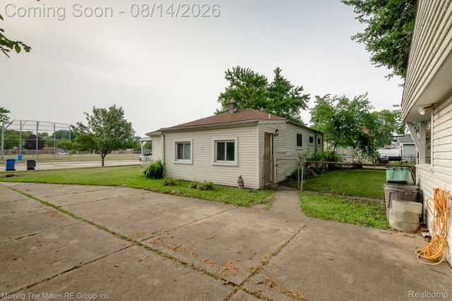 4487 Clippert Street, Dearborn Heights, MI 48125
