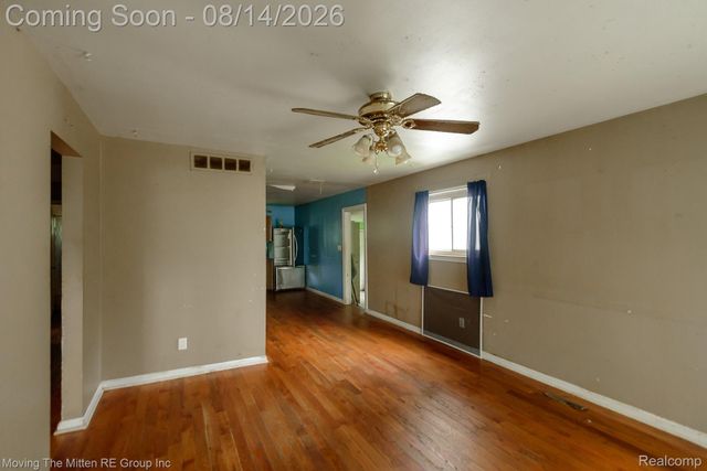 4487 Clippert Street, Dearborn Heights, MI 48125