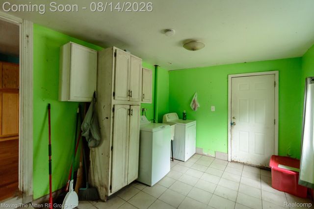 4487 Clippert Street, Dearborn Heights, MI 48125