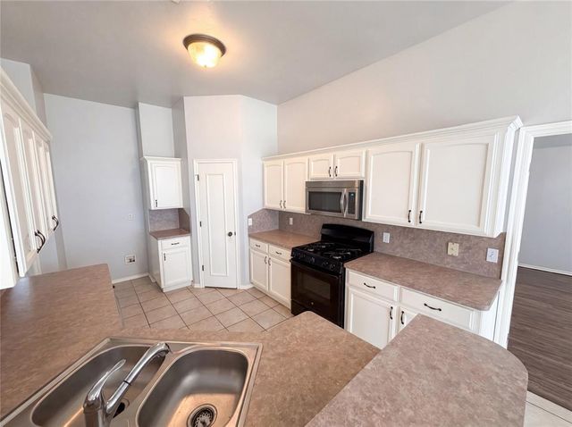 613 Applewood Street, Moore, OK 73160