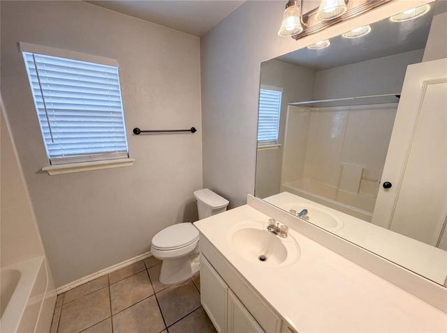 613 Applewood Street, Moore, OK 73160