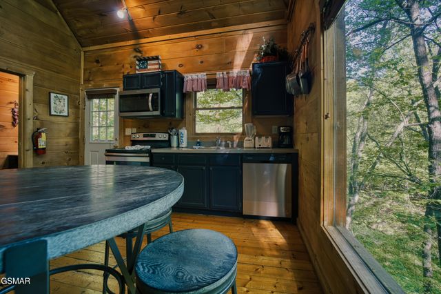 1705 Jacks Pass, Sevierville, TN 37876