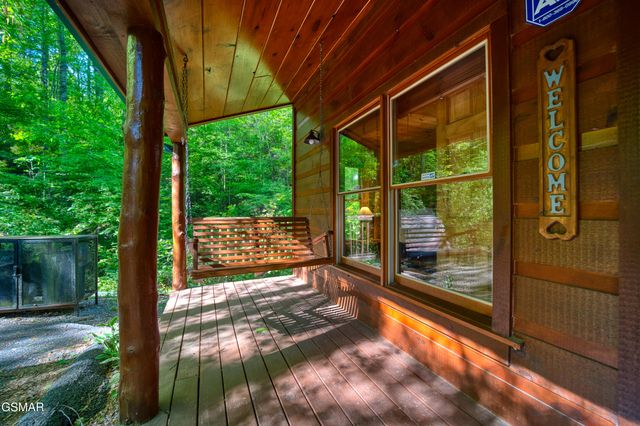 1705 Jacks Pass, Sevierville, TN 37876