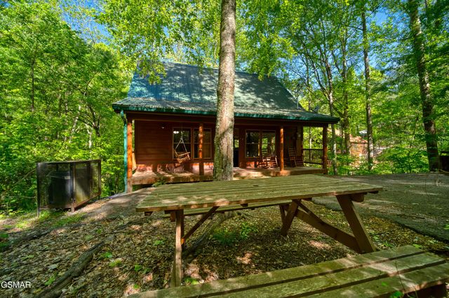 1705 Jacks Pass, Sevierville, TN 37876