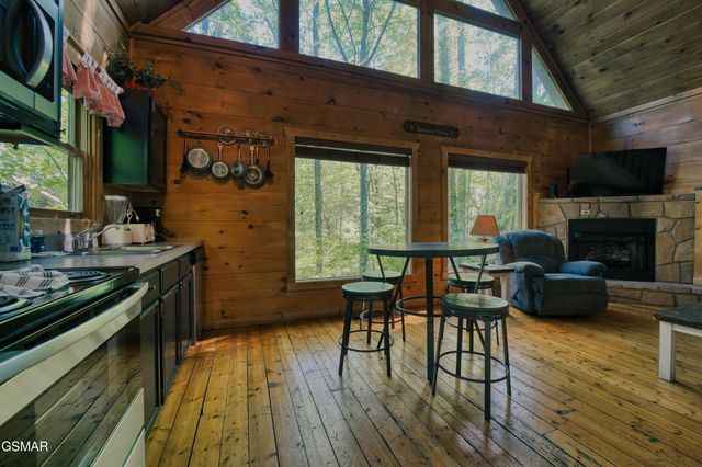 1705 Jacks Pass, Sevierville, TN 37876