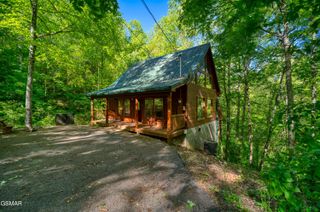 1705 Jacks Pass, Sevierville, TN 37876