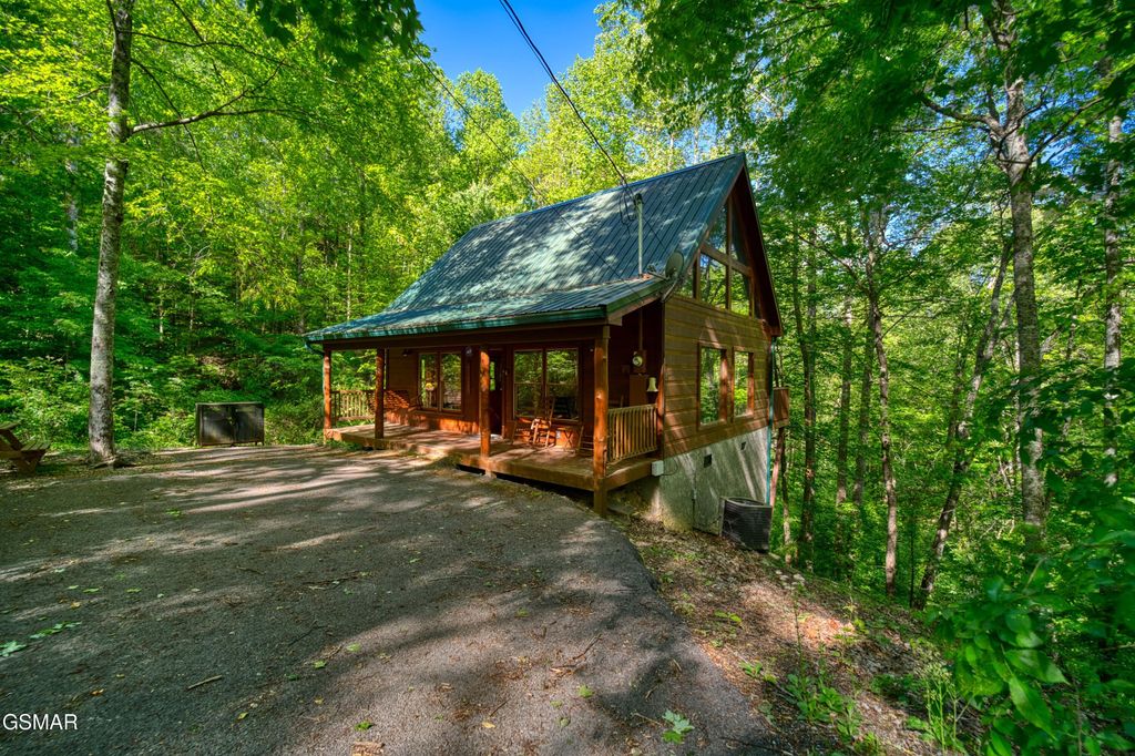 1705 Jacks Pass, Sevierville, TN 37876