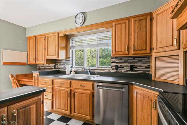 4695 W Ridgewood Drive, Parma, OH 44134