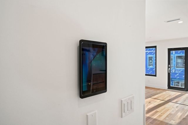 6 Devine Way 2, Boston, MA 02127