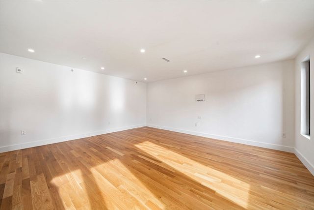 6 Devine Way 2, Boston, MA 02127