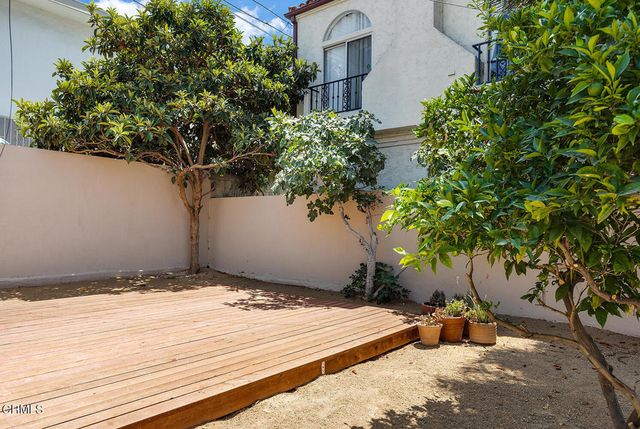 524 N Edinburgh Avenue, Los Angeles, CA 90048