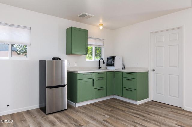 524 N Edinburgh Avenue, Los Angeles, CA 90048