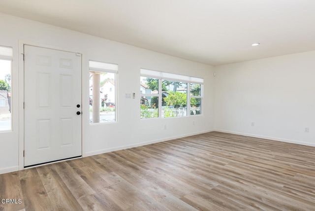 524 N Edinburgh Avenue, Los Angeles, CA 90048