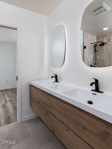 524 N Edinburgh Avenue, Los Angeles, CA 90048