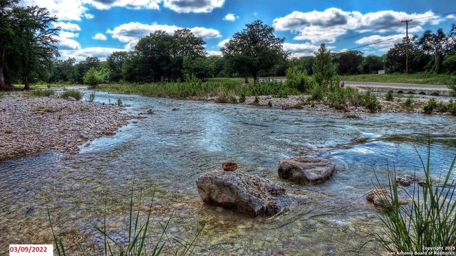 90 Johnny Seibert Ln, Leakey, TX 78873