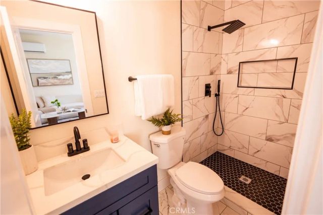 7710 S Halldale Avenue, Los Angeles, CA 90047