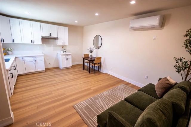 7710 S Halldale Avenue, Los Angeles, CA 90047