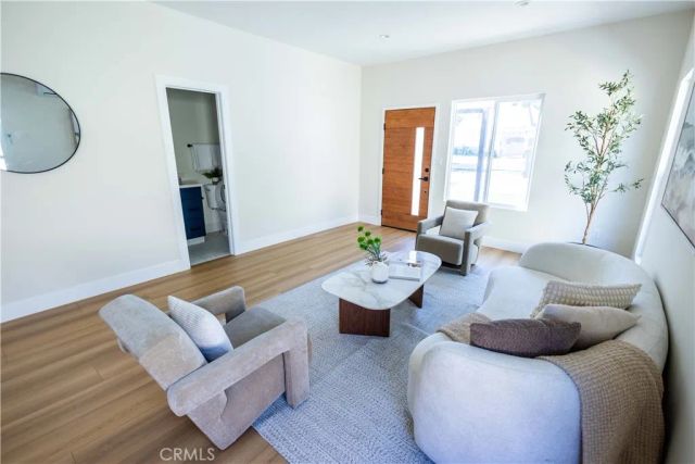 7710 S Halldale Avenue, Los Angeles, CA 90047