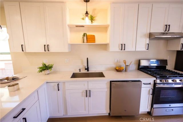 7710 S Halldale Avenue, Los Angeles, CA 90047