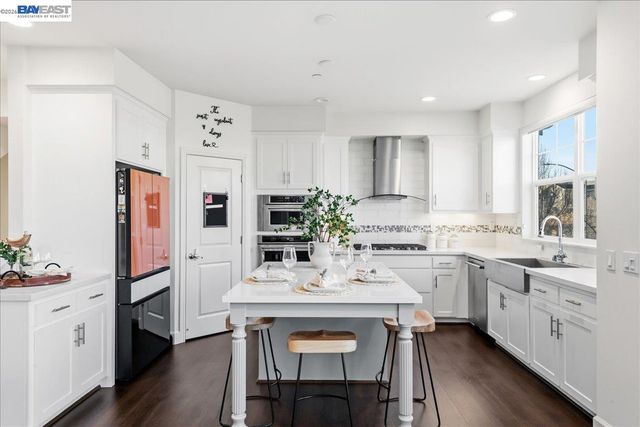 2206 Central Pkwy, Dublin, CA 94568