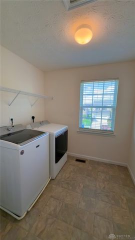 5148 Dayflower Drive, Tipp City, OH 45371
