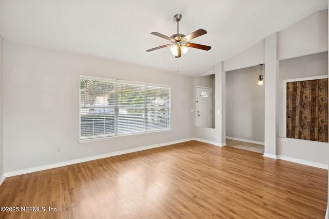 8056 CUMBERLAND GAP Trail N, Jacksonville, FL 32244