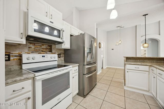 8056 CUMBERLAND GAP Trail N, Jacksonville, FL 32244