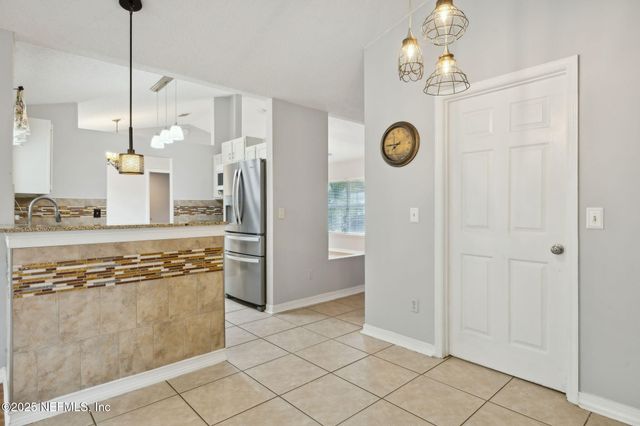 8056 CUMBERLAND GAP Trail N, Jacksonville, FL 32244