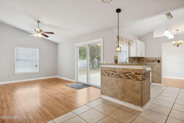 8056 CUMBERLAND GAP Trail N, Jacksonville, FL 32244