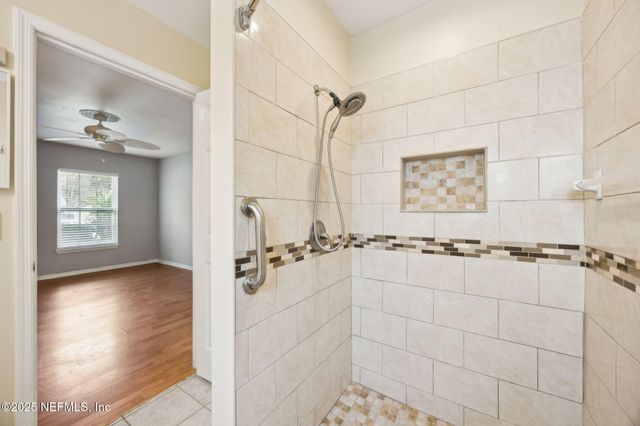 8056 CUMBERLAND GAP Trail N, Jacksonville, FL 32244