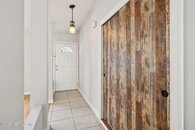 8056 CUMBERLAND GAP Trail N, Jacksonville, FL 32244