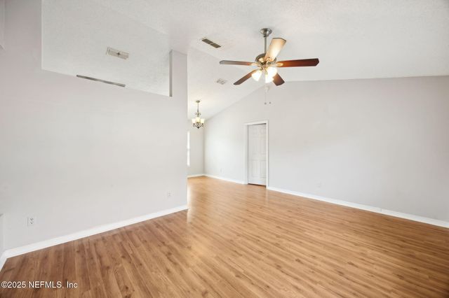 8056 CUMBERLAND GAP Trail N, Jacksonville, FL 32244