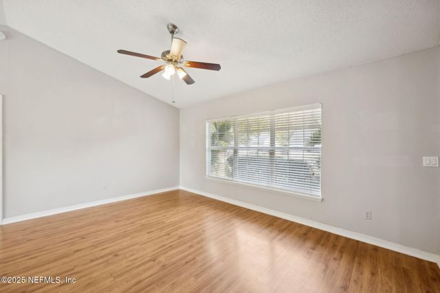 8056 CUMBERLAND GAP Trail N, Jacksonville, FL 32244