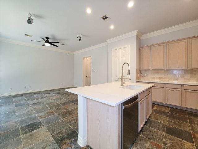 2911 Clinton Drive, Houston, TX 77020