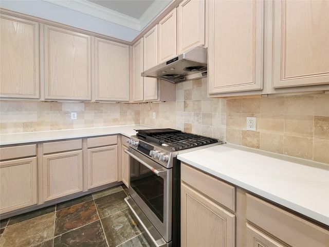 2911 Clinton Drive, Houston, TX 77020