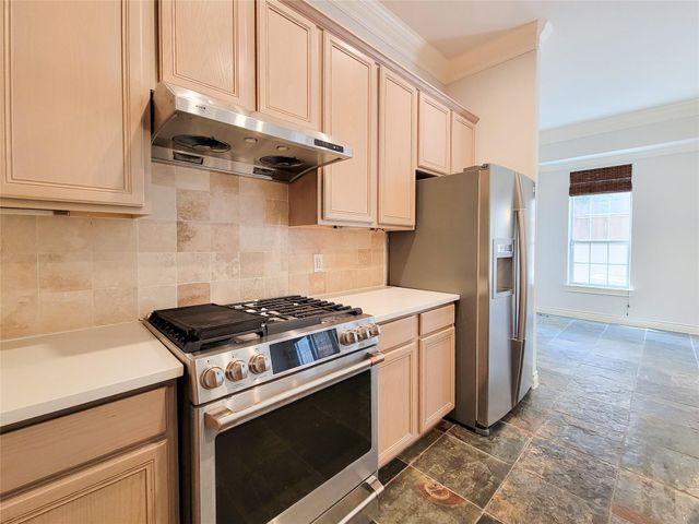 2911 Clinton Drive, Houston, TX 77020