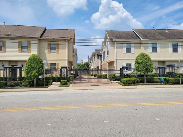 2911 Clinton Drive, Houston, TX 77020