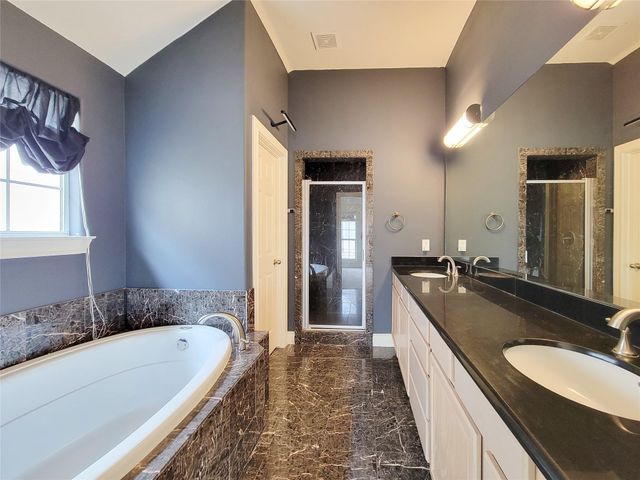 2911 Clinton Drive, Houston, TX 77020