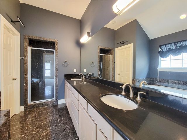 2911 Clinton Drive, Houston, TX 77020