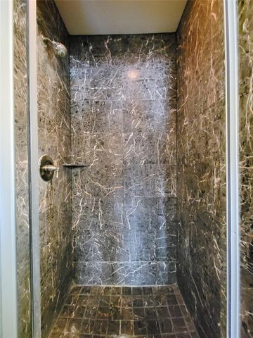 2911 Clinton Drive, Houston, TX 77020