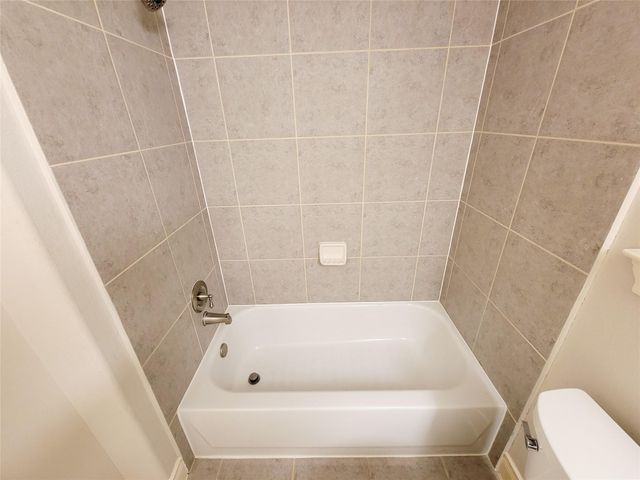 2911 Clinton Drive, Houston, TX 77020