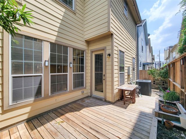 2911 Clinton Drive, Houston, TX 77020